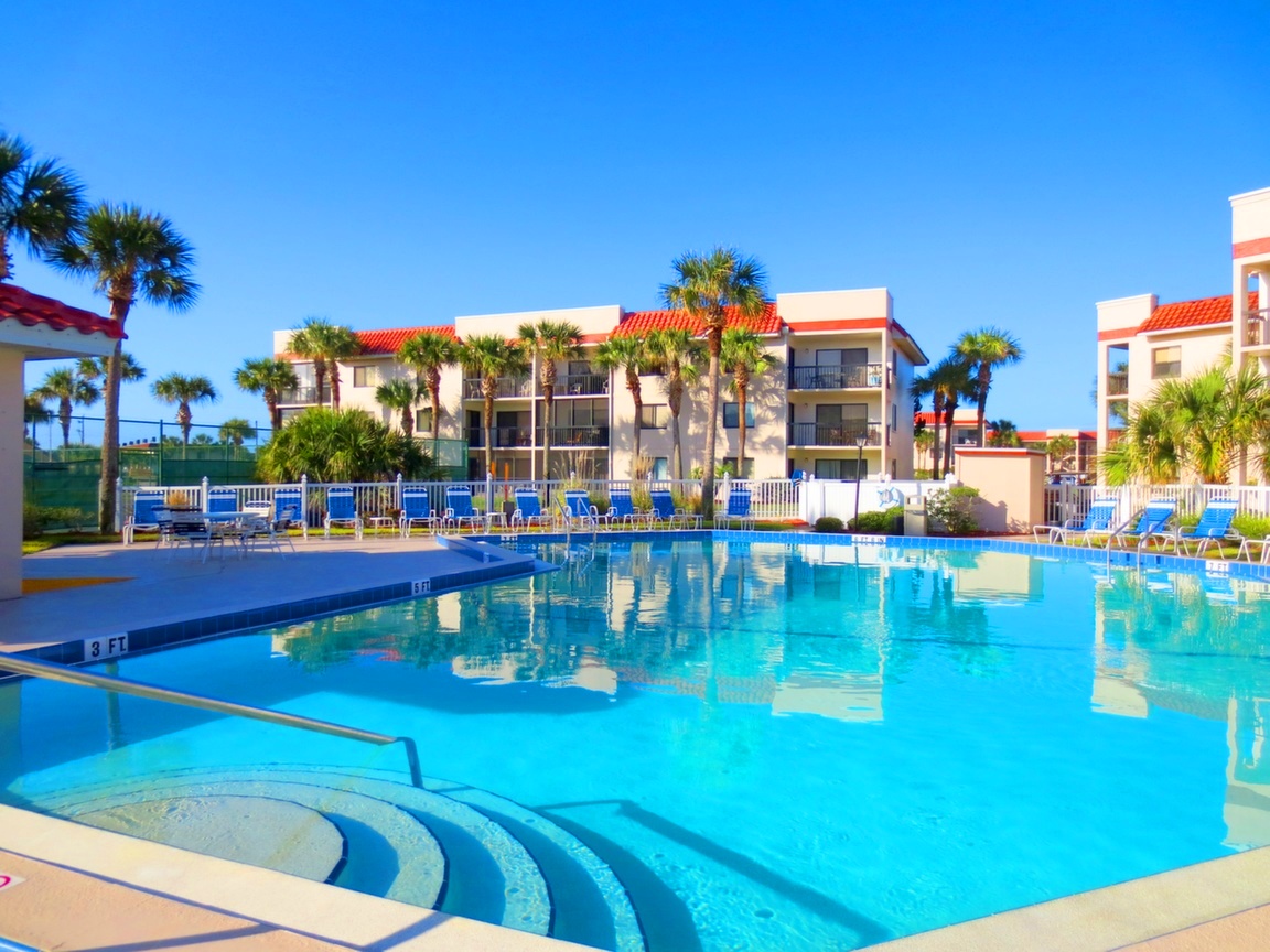 Heated Pool View from #J32